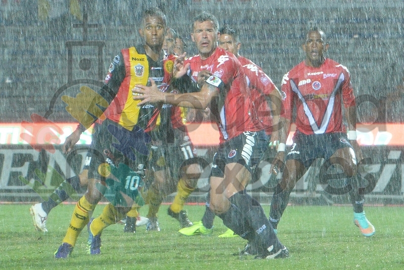 J16 Liga Bancomer MX Veracruz vs Leones Negros U de G Estadio Universitario  BUAP Puebla / Puebla Expres